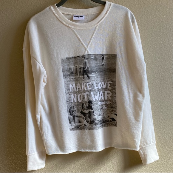 Grayson Threads Tops - NWOT WOODSTOCK by Grayson Threads festival LOUNGE CREAM graphic sweatshirt SZ S